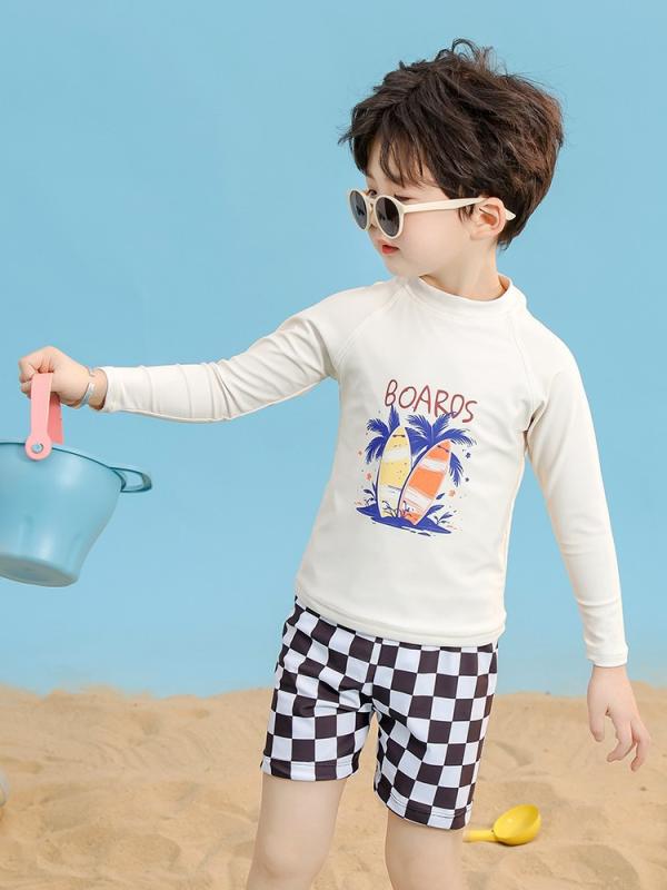 ・性別: 男児・対象年齢: 1-6歳・スタイル: 三角パンツ・柄: 無地、卡通、ネイビー・デザイン: 韓国風、日系、小清新、高伸縮性・主な素材: ポリエステル85%・裏地: ポリエステル95%・克重: 200g・カラー: 米白色（泳帽付き）・サイズ展開: 90、100、110、120、130、140・用途: 水遊び、遊具遊び