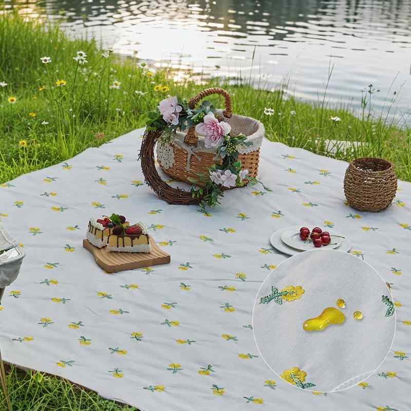 ・カテゴリ: ピクニックマット・主な素材: 綿59%、ポリエステル41%・スタイル: ins風・カラー: ひまわり刺繍・サイズ展開: 150×100、150×150、150×180、150×230・使用シーン: ビーチ、ドライブ、ピクニック、屋外、ベランダ、商用