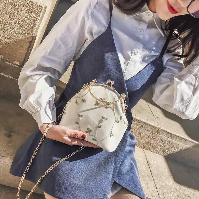 ハンドバッグ レディース 白 ミニ 小さめ スクエア 縦型 チェーン ショルダー レース シンプル フラップ ロック PU ポリエステル裏地 スマホポケット 普段使い 春夏