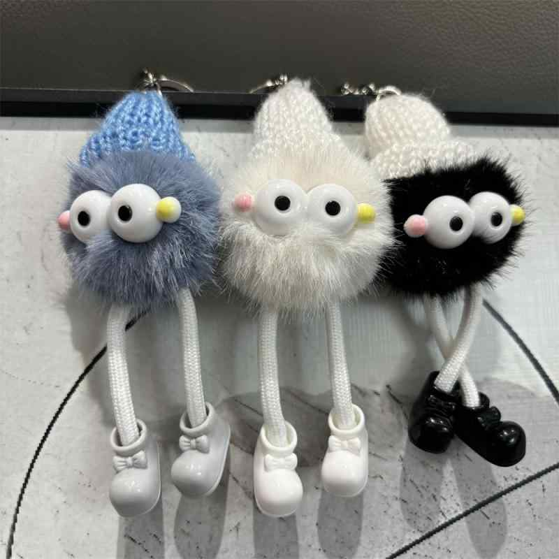 Rakuten - キーホルダー 毛玉 アクセサリー ぬいぐるみ 目玉 ハンガー ふわふわ プラッシュ かわいい おしゃれ モコモコ 学校 バッグ リュック スクールバッグ チャーム 白 黒 グレー