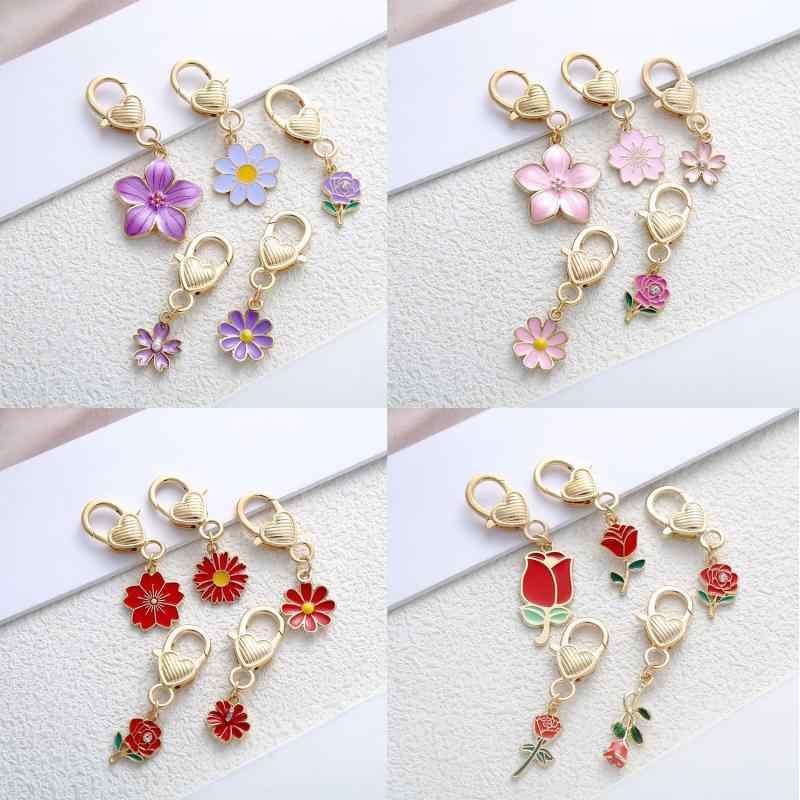 バッグチャーム キーホルダーセット 桜 小雛菊 バラ ハート ユリ ひまわり 花モチーフ 韓国風 高級感 合金 かわいい ガーリー おしゃれ 甘美