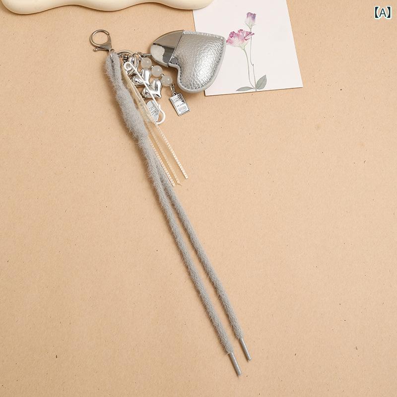 乐天商城 - キーホルダー バッグチャーム ハンドメイド レザー ハート ふわふわロープ 手編み 綿入り クリップ型 ハート型 爽やか かわいい 夏 アウトドア おしゃれ アクセサリー