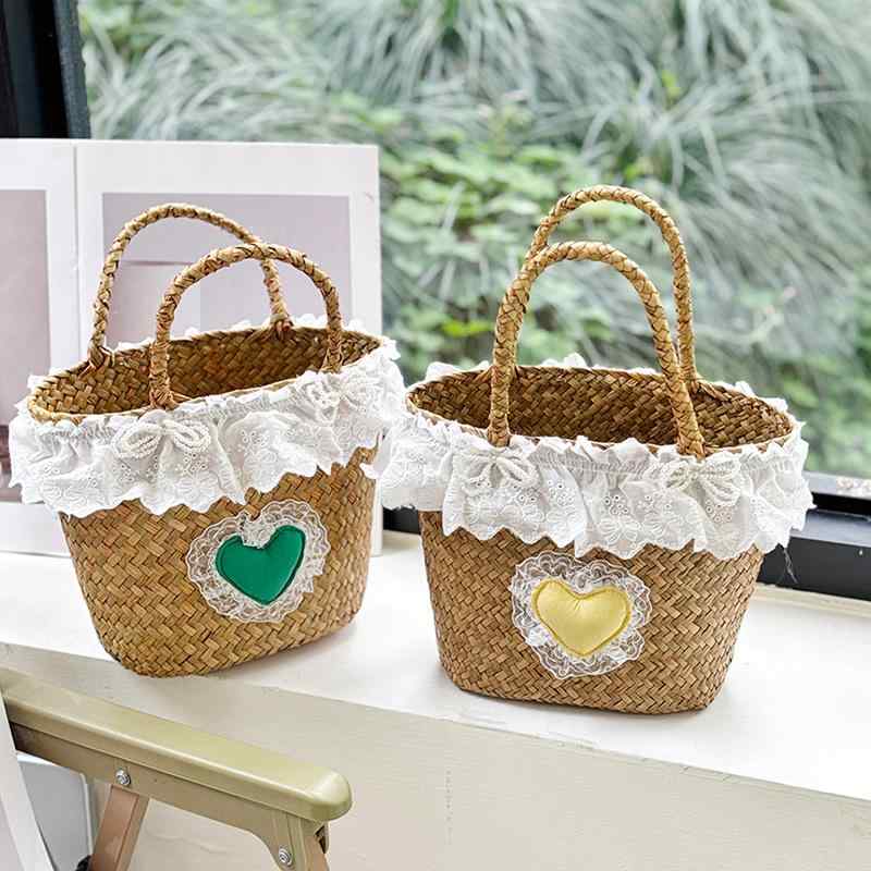 かごバッグ 女の子 草編み ハート フリル 田園風 キャンディカラー スイート トート 野菜かご型 中型 紫 ピンク 緑 春 普段使い お出かけ バカンス かわいい ナチュラル