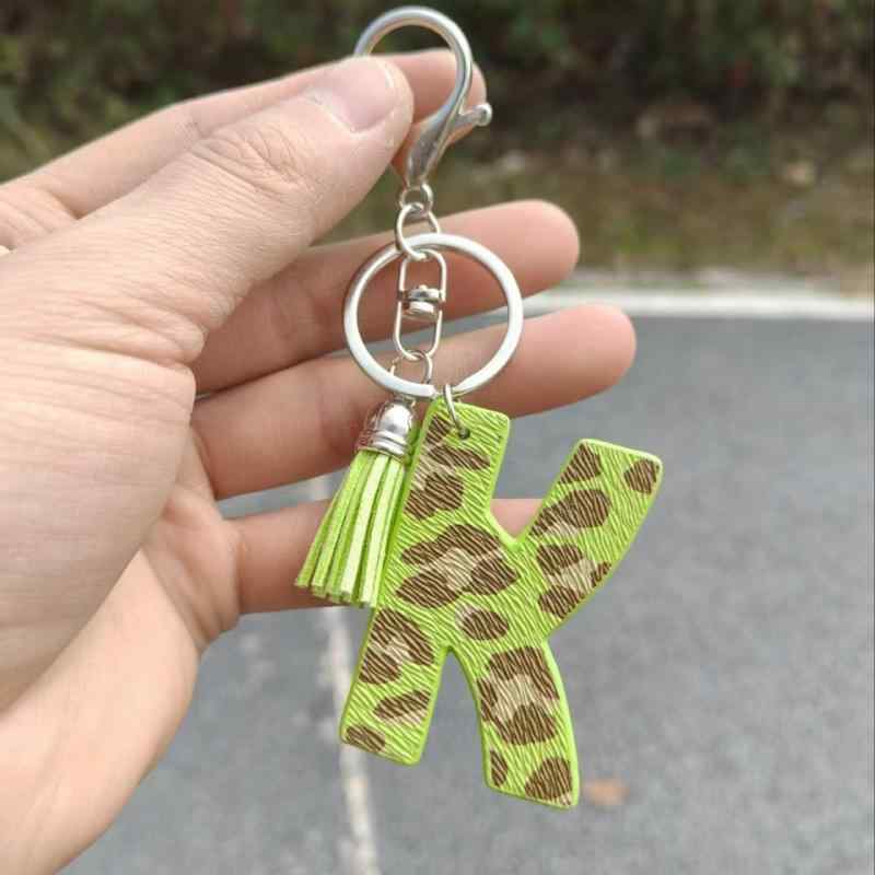 キーホルダー 人工革 ヒョウ柄 果緑 レタリング 毛玉 カーハンガー 手作り カントリー風 爽やか かわいい おしゃれ アクセサリー キー チャーム 普段使い