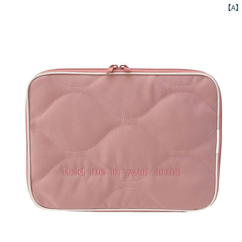 ノート PC ケース メンズ レディース 13 インチ iPad スリーブ ナイロン 防水 通気性 超軽量 盗難防止 衝撃吸収 幾何学柄 アルファベット刺繍 ピンク ブルー グリーン 冬