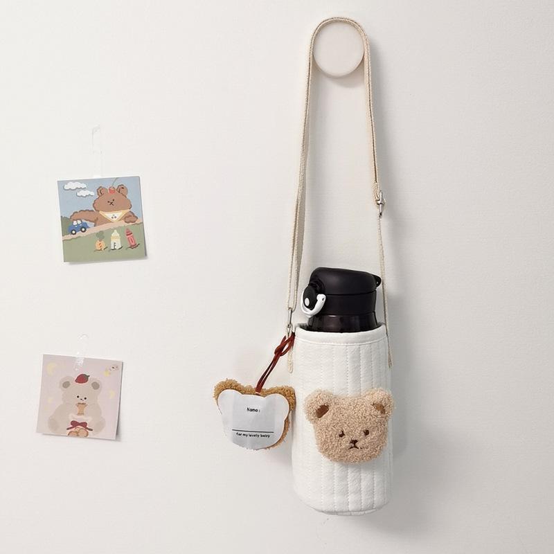 水筒カバー 子供 小熊刺繍 キルティング布 肩掛けポーチ 保温ボトル収納 ショルダ...