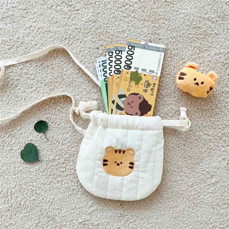 U, 吉 - コインケース 男の子 女の子 ベビー キッズ 刺繍 キルティング かわいい 動物柄 くま うさぎ 恐竜 ミニポーチ ドローストリング 束口 斜めがけ 綿 通気性 柔らか 秋 普段使い