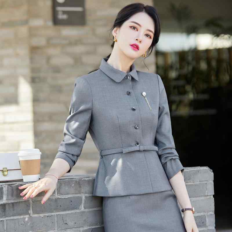 ・素材構成: ポリエステル70-80%、レーヨン30%以下・カラー展開: ブラック、ブルー、グレー・サイズ展開: S, M, L, XL, XXL, XXXL, XXXXL・スカート丈: ミディ丈・袖のタイプ: レギュラー袖・袖丈: 長袖・スタイル: オフィススタイル