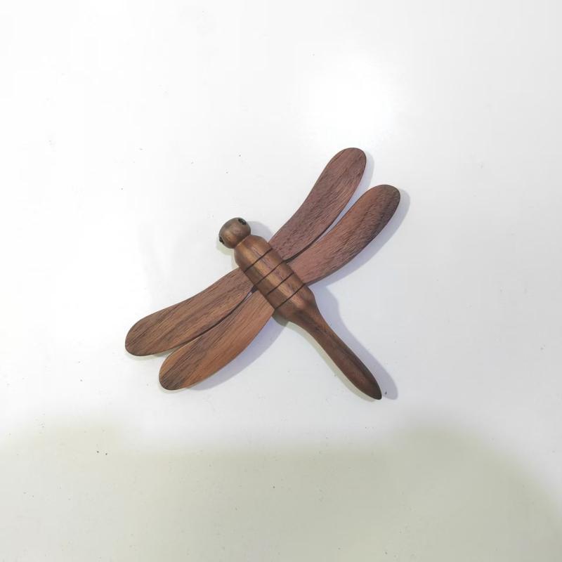 乐天商城 - 冷蔵庫マグネット 天然木 黒クルミ サペリ かわいい昆虫 トンボ 木製オーナメント おしゃれなインテリア雑貨 ウォールデコ