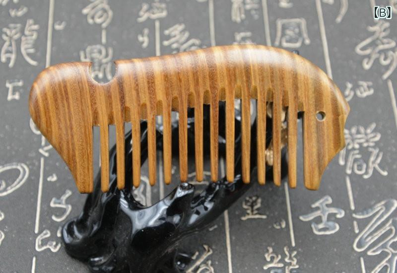 ヘアケアコーム レディース 木製櫛 檀木 緑檀 天然木製 魚型 手工芸 ヘアコーム マッサージ 頭皮ケア 携帯用 コンパクト 旅行用 soarsole-10335485 ふんわり暮らし鞄店 サンプル画像3