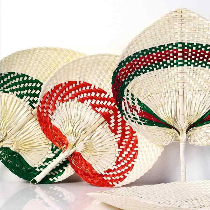 ・カテゴリ: 工芸扇・主な素材: 竹編、木・サイズ: 直径30/40cm（持ち手10cm）・製法: ハンドメイド・スタイル: 田園風・カラー展開: ホワイト、マルチカラー、レッド×グリーン、パープル、イエロー、ボルドー、ローズパープル、レッド、グリーン