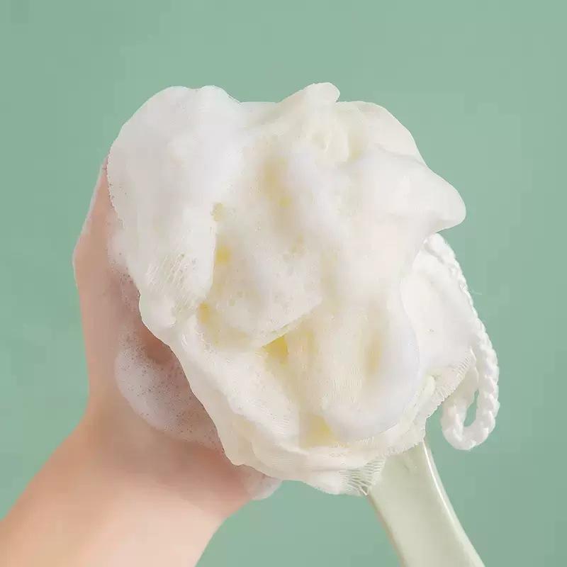 Rakuten - 沐浴ブラシ 男女兼用 ロングハンドル 両面設計 泡立ち 柔らかい 背中洗い 体洗いブラシ 角質除去 肌に優しい バスグッズ 持ちやすい
