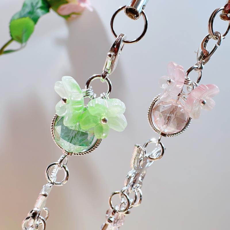 キーホルダー スマホストラップ バッグチャーム 蝶 桜 和風 レトロ 合金 ビーズ ハンドメイド アクセサリー