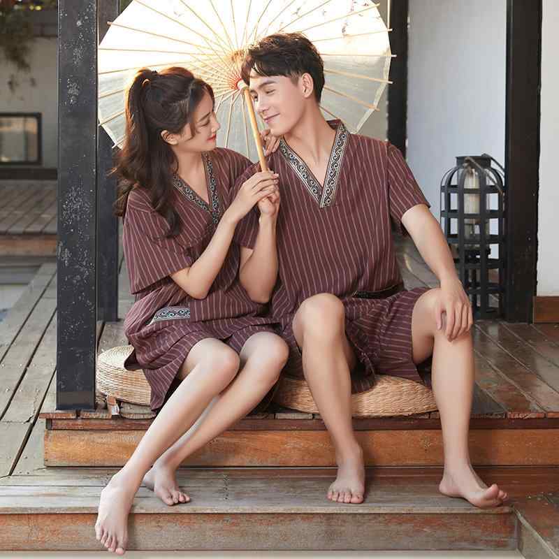 ・カテゴリ: セットアップ・主な素材: 苧麻（ちょま）、貢麻（こうま）・素材の含有量: 95%以上未満・対象: 男女兼用・カラー展開: ダークレッド（女性用）、ダークレッド（男性用）・サイズ展開: XL、XXL、XXXL、XXXXL、XXXXXL、6XL・パンツ丈: 五分丈・袖丈: 三分袖・生地の厚さ: 適中（約141〜160g/平方メートル）