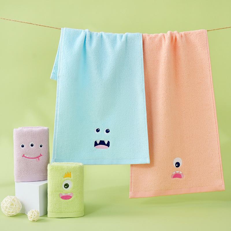 ・カテゴリ: フェイスタオル・主な素材: 綿・糸の太さ: 32番手・製法: 刺繍、平織り・重量: 50g未満・カラー展開: ライトオレンジ、ライトパープル、ライトグリーン、ライトブルー・サイズ展開: 50×25cm