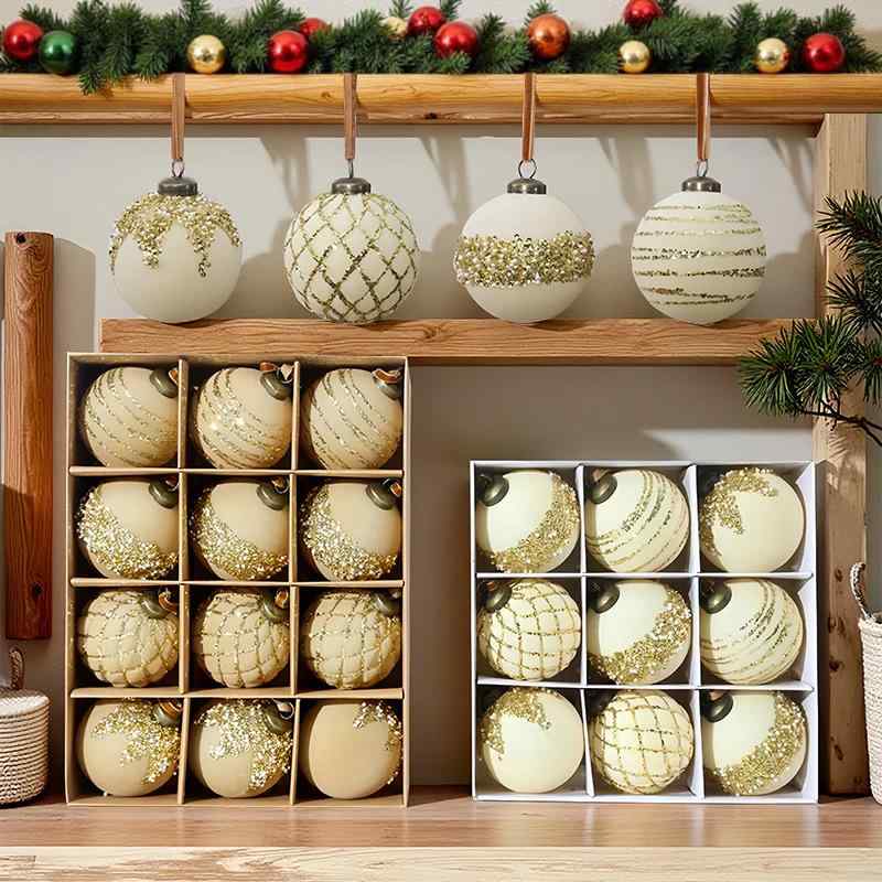 ・カテゴリ: クリスマスオーナメント・カラー展開: レッド、ホワイト、カーキ、ライトピンク、アーミーグリーン、ワインレッド、ダークブラウン、ベージュ・サイズ: 直径約8cm・セット内容: 9個入り、12個入り・主な素材: プラスチック・スタイル: アメリカンスタイル・製法: 半業、半機械