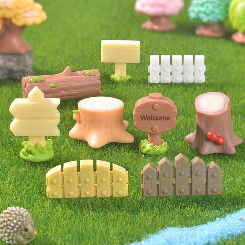 ・カテゴリ: キャラクター・主な素材: 樹脂、プラスチック・スタイル: 現代風、シンプル・カラー展開: 高い切り株、幹、低い切り株、矢印標識、楕円標識、四角標識、尖った柵、丸みを帯びた柵、四角い柵
