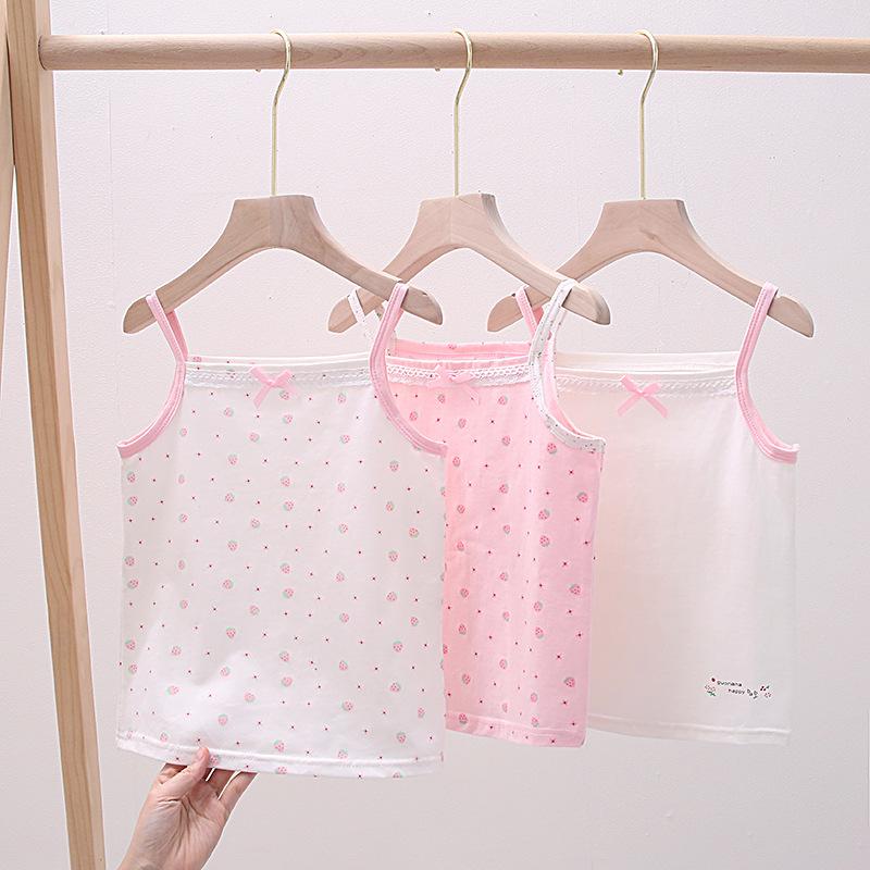 ・カテゴリ: 子ども用タンクトップ、キャミソール・スタイル: 韓国風・デザイン: キャミソール・対象年齢: 3〜8歳（身長100〜140cm）・生地加工: 柔軟加工・柄: いちご、プリント・デザイン要素: レース、リボン、プリンセス・素材: 綿 95%・安全基準: A類・ネックライン: クルーネック・フード: なし（フードなし）・カラー展開: ホワイト（いちご柄・キャミソール）、ピンク（いちご柄・キャミソール）、ホワイト（キャミソール）、ホワイト（いちご柄・タンクトップ）、ピンク（いちご柄・タンクトップ）、ホワイト（タンクトップ）・サイズ展開: 100、110、120、130、140、150