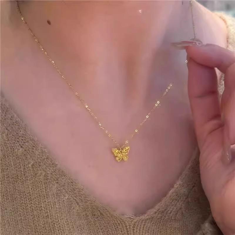 ・カテゴリ: ネックストラップ・素材: 銅・処理技術: 電気メッキ・デザイン: ジオメトリック・チェーンの種類: 十字チェーン・ペンダント素材: 銅・周長: 41cm-50cm・カラー展開: ゴールドクラッシュアイスバタフライ・モチーフ: 蝶・スタイル: ラグジュアリー、ファッション通勤・対象: レディース