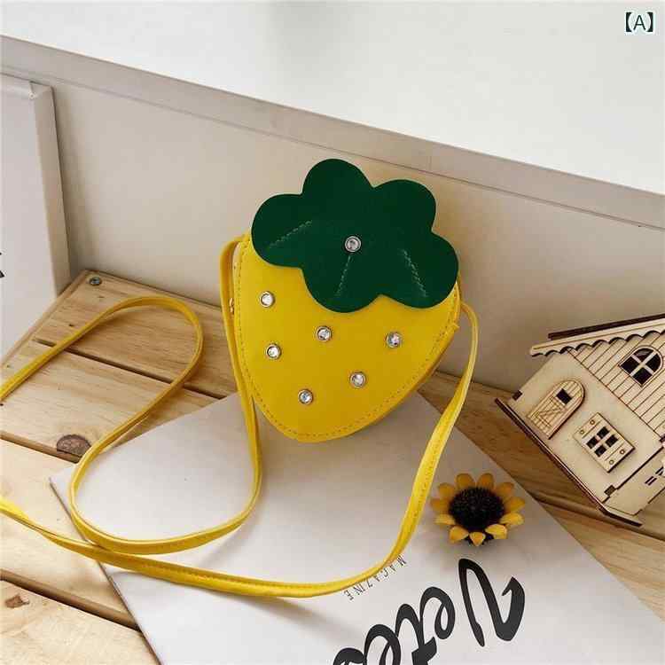 ショルダーバッグ キッズ 女の子 男の子 ミニバッグ 斜めがけ 軽量 かわいい ストロベリー いちごモチーフ PUレザー 小物入れ コインケース 幼児 アクセサリー 通園 遠足 お出かけの商品画像 2