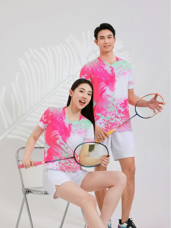 ・カテゴリ: スポーツウェア・対象: 大人、男女兼用・柄: パターン・素材: ポリエステル ・裏地素材: ポリエステル ・対応シーン: 娯楽、音楽、サイクリング、スキー、スノーボード、登山、キャンプ、シューティング、武術、ダンス、球技、フィッシング、テニス、バドミントン、水泳、その他・カラー展開: ローズレッドトップス、ブルートップス、ブラックトップス、ローズレッドセット、ブルートップス・ホワイトパンツセット、ブラックトップス・ブラックショートパンツセット・サイズ展開: メンズM、メンズL、メンズXL、メンズ2XL、メンズ3XL、メンズ4XL、レディースM、レディースL、レディースXL、レディース2XL、レディース3XL、キッズS、キッズXS・対応スポーツ: バドミントン