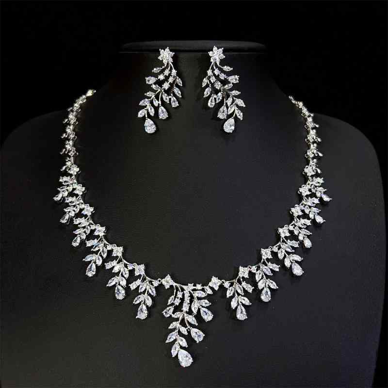 Necklace and Earrings Set for Women, Zirconia, 2-Piece Set, Perfect for Wedding Dresses, Formal Occasions, Electroplated, Stylish and Cute