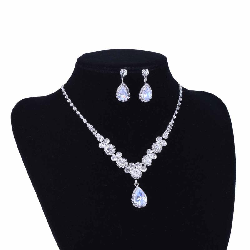 Women's Jewelry Set (2 pieces): Necklace and Earrings, Zirconia Teardrop Pendant, Electroplated, Perfect for Weddings, Formal Occasions.