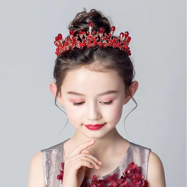 ヘアアクセサリー キッズ 女の子 カチューシャ ティアラ 皇冠 クラウン 子供 ヘッドドレス 赤 ラインストーン パール 合金 発表会 演奏会 誕生日 結婚式 ドレス
