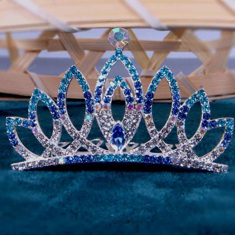 ヘアアクセサリー キッズ 髪飾り ティアラ 皇冠 カチューシャ コーム 女の子 プリンセス キラキラ ジルコニア ラインストーン お姫様 七五三 発表会 誕生日 結婚式 子供用 ヘッドドレス フォーマル かわいい