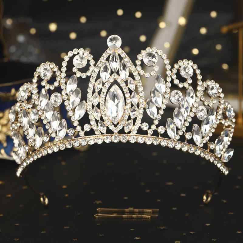 ・カテゴリ: ヘッドドレス・スタイル: レトロ・主な素材: 合金・装飾: 5Aラインストーン、ホワイトクリスタル、クリスタルガラス、象嵌、透かし彫り、メッキ・デザイン: クラウン、半王冠・カラー展開: シルバー、ゴールド・推奨シーン: 結婚式、パーティー、パフォーマンス、キャットウォーク、写真撮影、誕生日会、ダンスパーティー