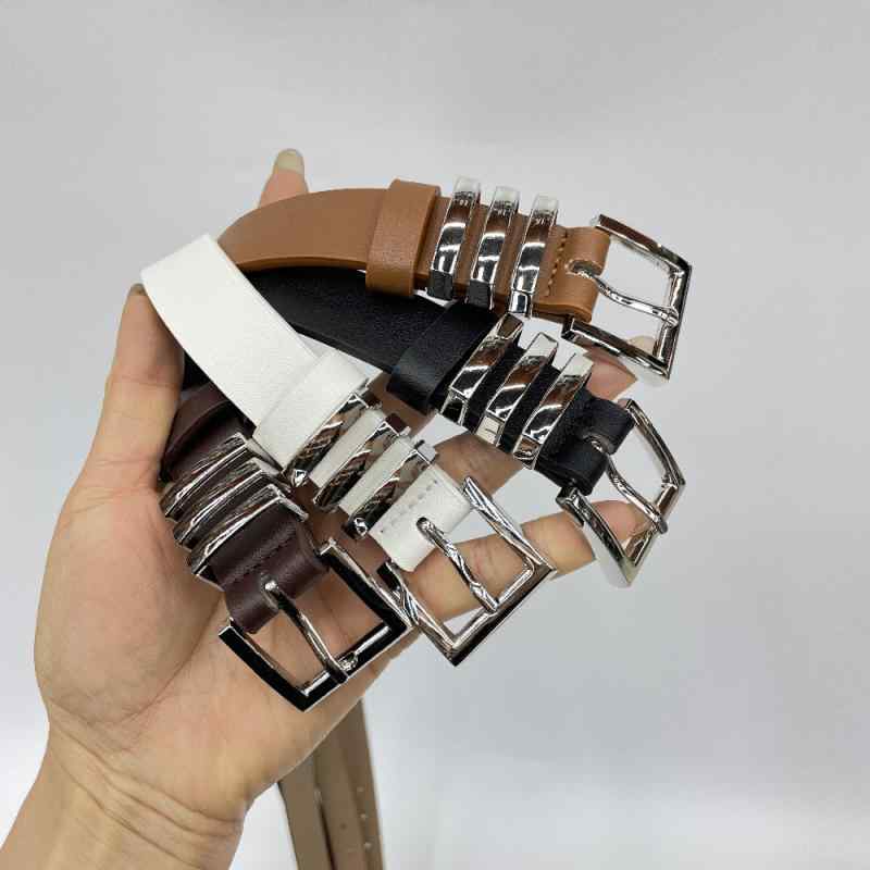 ・バックル素材: 合金・バックル形状: ピンバックル・デザイン要素: ライン、幾何学・カラー展開: ブラック、コーヒー、ホワイト、キャメル・幅: 2-4cm・長さ: 105cm・サイズ: 全長約105cm・スタイル: パンク、個性派、マイナー、インス風・スタイル分類: 個性派トレンド・加工技術: パンチング、メッキ、ハンドメイド、ヘビーワーク