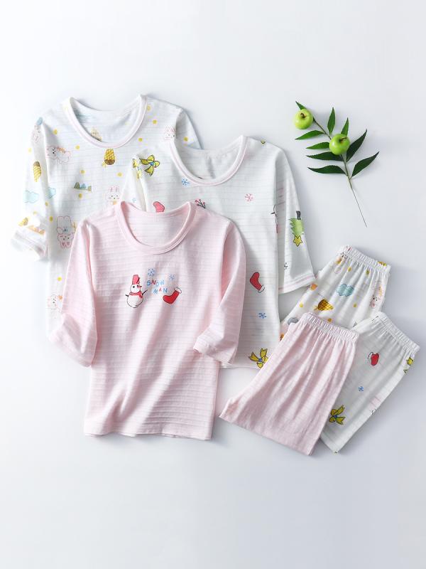 ・カテゴリ: 子供用肌着セット・主な素材: 綿 ・ネックライン: クルーネック・厚み: 薄手・柄: 動物、キャラクター・機能: 吸湿速乾・カラー展開: ピンク（雪人長靴）、ホワイト（小兔雲）、ホワイト（松の木雪だるま）、ブルー（宇宙飛行士ロケット）、ホワイト（宇宙飛行士ロケット）、ホワイト（恐竜楽園）・サイズ展開: 90cm、100cm、110cm、120cm、130cm、140cm、150cm