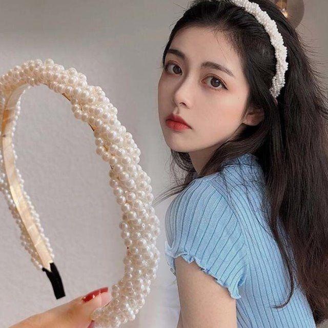 ・カテゴリ: ヘアアクセサリー・主な素材: パール・スタイル: 芸能人風・デザイン: U字型、ツイスト、ヴィンテージ風・対象: レディース・カラー展開: パールツイストカチューシャ・装飾要素: パール、レトロ