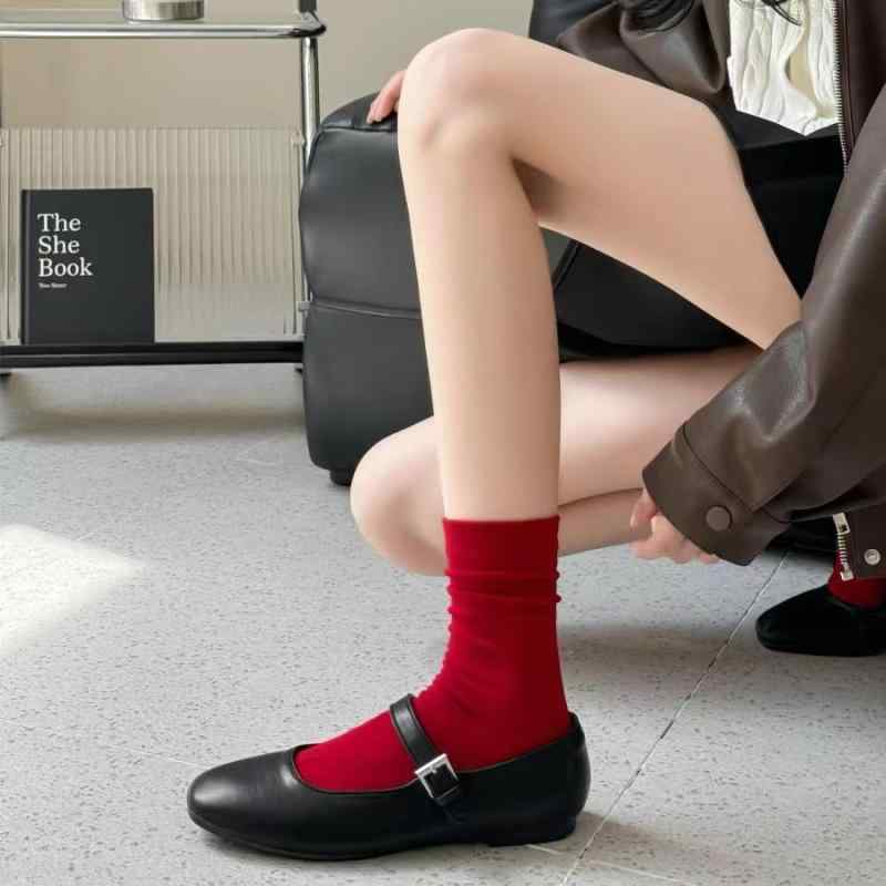 ・カテゴリ: ルーズソックス・主な素材: 綿 70%・スタイル: シンプル・柄: 無地・厚さ: 薄手・性別: 男女兼用・対象年齢: 青年（18-40歳）・レッグ丈: クルー丈（中筒）・針数: 200N・技術: メッシュ・カラー展開: 縦ストライプ、レース、フラット、ロールエッジ縦ストライプ・サイズ展開: フリーサイズ