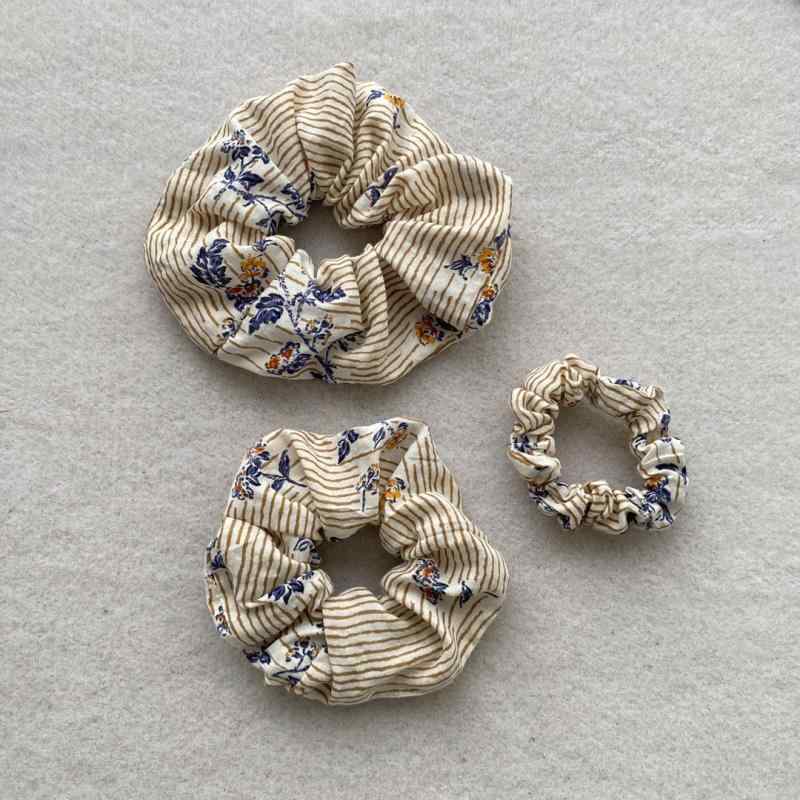 ・カテゴリ: シュシュ・主な素材: 布・加工技術: 精工・サイズ展開: 直径8cm、直径6cm、直径2.5cm・トレンド要素: 花柄、植物花卉・スタイル: ナチュラル・スタイル分類: 清新、スウィート
