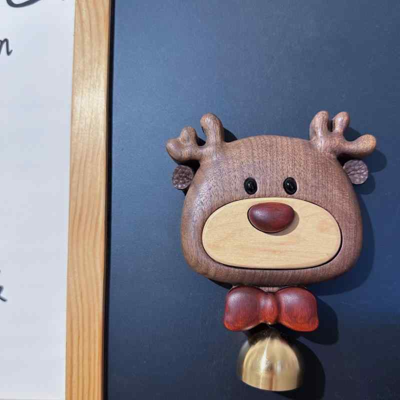 ・カテゴリ: ギフト・雑貨・主な素材: 木製・サイズ: 10.5×10.3cm・カラー展開: トナカイベル