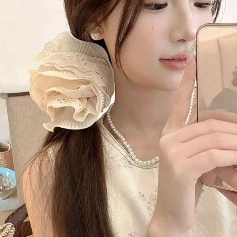 ・カテゴリ: ヘアゴム・主な素材: 布・加工方法: 手工・カラー展開: 花柄フリル・スタイル: オールドマネースタイル、ファッション通勤・デザイン: 高弾力