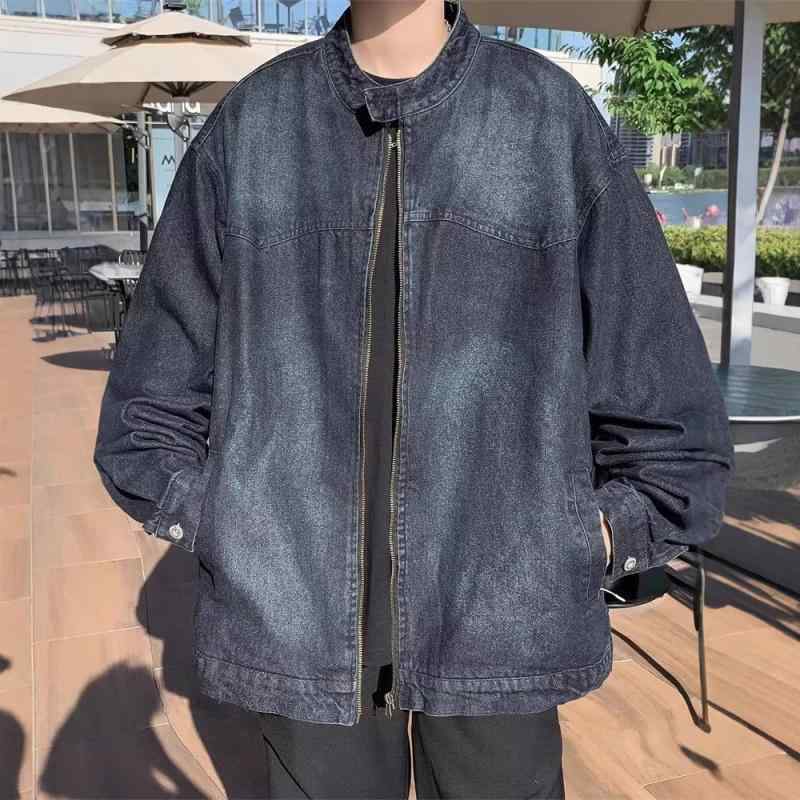 ・カテゴリ: 夹克・スタイル: レトロ・襟型: 折り襟・シルエット: ルーズ・前立て: ファスナー・厚み: 普通・誤差範囲: 1-3cm・対象: 若者・主な素材: ポリエステル・主な素材の含有量: 30%-80%・着用シーン: カジュアル・デザイン詳細: プリント・裾のデザイン: ストレート裾・着丈: レギュラー・着用方法: 羽織り・袖丈: 長袖・カラー展開: ブルー・サイズ展開: M、L、XL、2XL、3XL・袖の種類: レギュラー袖・対象年齢: 成人・性別: メンズ