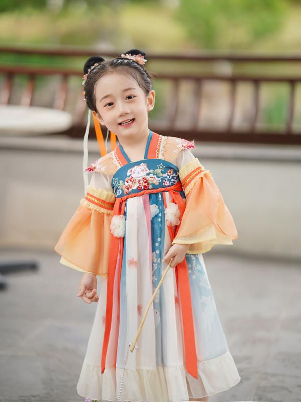 ・カテゴリ: 子供用唐装・民族衣装・スタイル: 中国風・デザイン: 花柄、リボン、プリンセス・セット内容: セットアップ・着用季節: 春、秋・対象性別: 女の子・厚さ: 普通・カラー展開: オレンジ、パープル・サイズ展開: 90cm、100cm、110cm、120cm、130cm、140cm・対象年齢: 3〜8歳