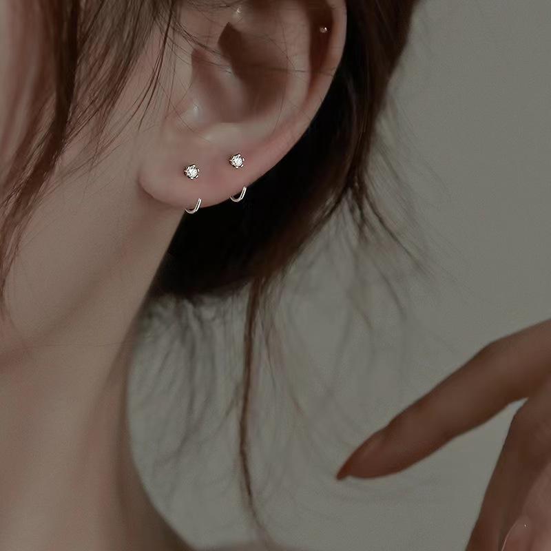 ・カテゴリ: 耳飾・主な素材: 合金・耳針素材: 銅・加工技術: 電気メッキ・デザイン: 幾何学型・カラー展開: ゴールドピアス、シルバーピアス、ゴールドバタフライイヤーフック、シルバーバタフライイヤーフック・スタイル: シンプル・スタイル分類: ファッション通勤・ターゲット層: レディース