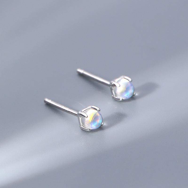 ・素材: 銅・処理技術: 電気メッキ・デザイン: 幾何学型・カラー展開: 月光石白金色、月光石黄金色・スタイル: シンプル・スタイル分類: ファッション通勤・カテゴリ: 耳飾り・対象: レディース・デザイン要素分類: 幾何学