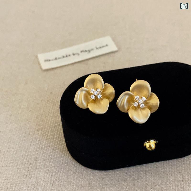 ピアス レディース 花 ジルコニア 金属アレルギー対応 樹脂パール 一粒 小ぶり 桜 ...