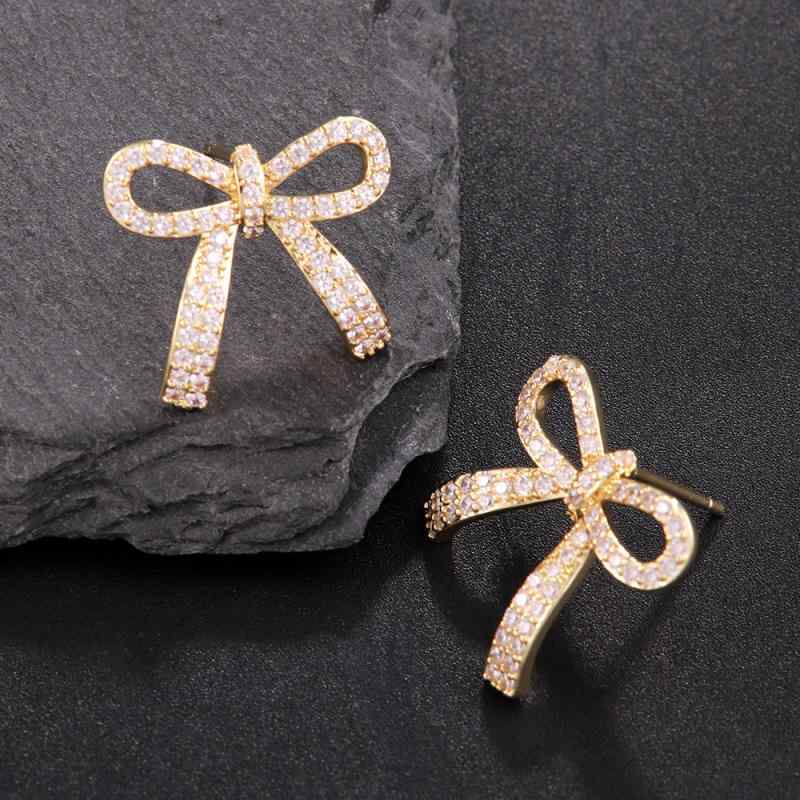 ピアス レディース 金属アレルギー対応 18金仕上げ リボン 高級感 電気メッキ加工 個性的 耳飾り ゴールド かわいい