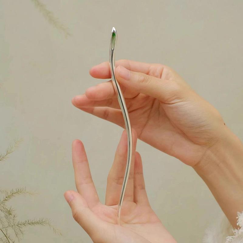 ・カテゴリ: ヘアアクセサリー・スタイル: 和風、レトロ風・主な素材: 金属・形状: 幾何学型・加工技術: 手工芸・おすすめのギフトシーン: 旅行記念、広告プロモーション・デザイン特徴: 和風、レトロ風