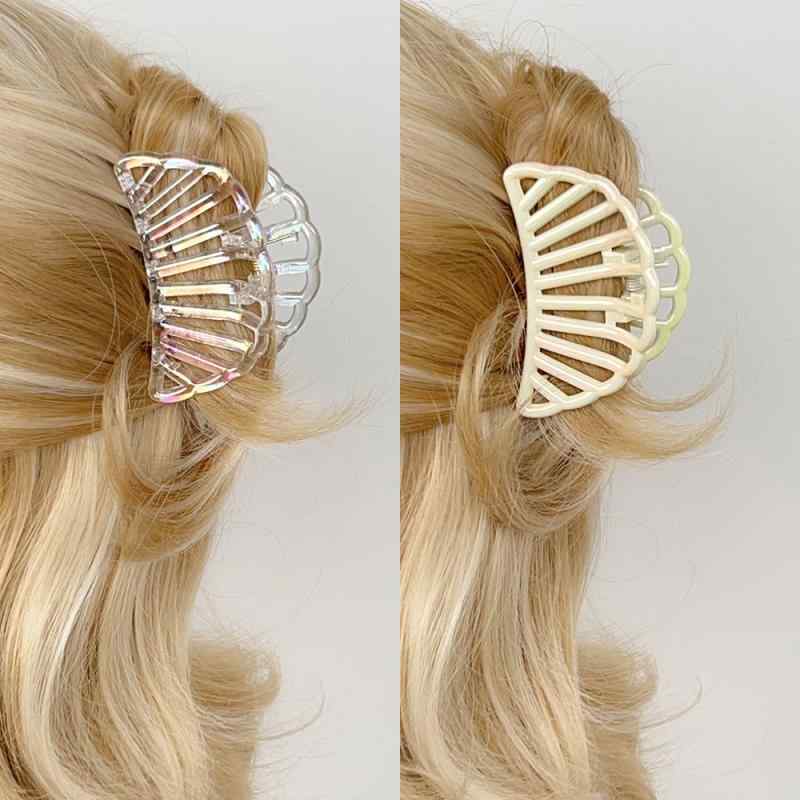 ・スタイル: 扇形・処理プロセス: 焼き付け塗装・ヘアクリップ分類: バンスクリップ・カラー展開: メタリックホワイト、メタリック透明・スタイル分類: 爽やかでスウィート・カテゴリ: ヘアアクセサリー・対象: 女性