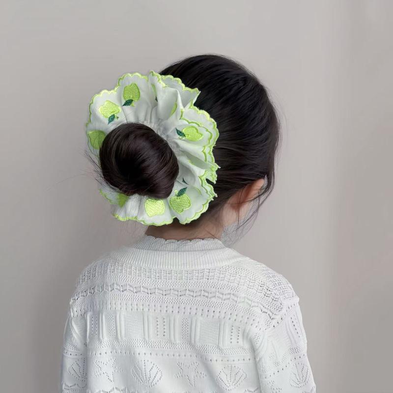・スタイル: 子供・主な素材: 布・カラー展開: グリーンアップル、パープルグレープ・カテゴリ: ヘアゴム、ヘアロープ・対象: 子供・デザイン: フルーツ・商品カテゴリ: ヘアアクセサリー