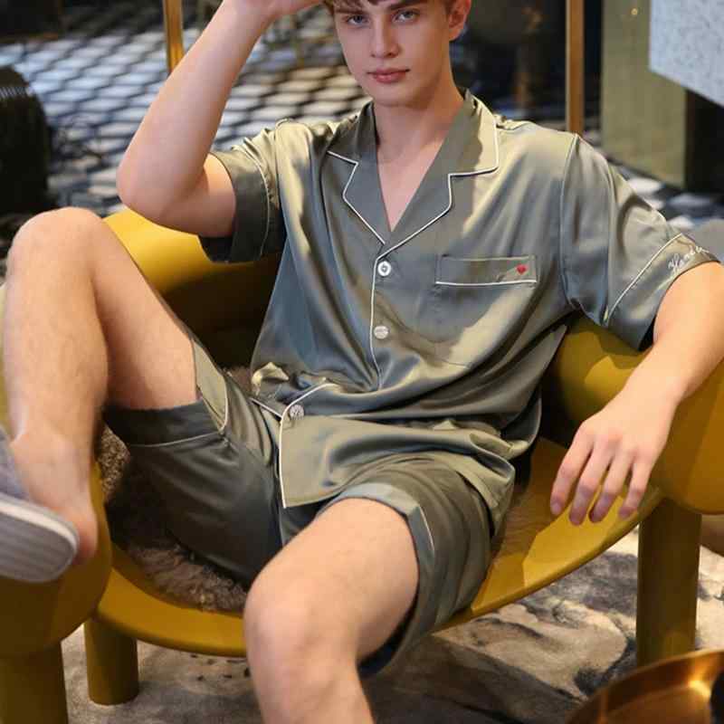 ・カテゴリ: パジャマ・スタイル: シンプル・主な素材: ナイロン・生地名称: アイスシルク・厚さ: 薄手・ボトムス丈: ショートパンツ・機能: 抗菌・カラー展開: 豆グリーン、ネイビーブルー、ダークブルー、グレー・サイズ展開: L、XL、XXL、3XL