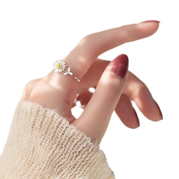 指輪 レディース デイジー 花 華奢 オープンリング サイズ調整可能 シルバー かわいい カジュアル アクセサリー soarsole-10478707 ふんわり暮らし鞄店 パッケージ画像