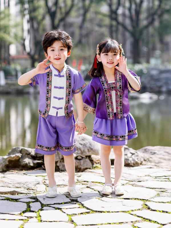 ・カテゴリ: 子供用民族衣装・スタイル: 中国風・セット内容: セットアップ・主な素材: ポリエステル ・生地の特徴: 柔らかめ加工、薄手・性別: 男女兼用・仕様: 糸始末済・安全基準: B類・カラー展開: 男児用、女児用・サイズ展開: 90cm、100cm、110cm、120cm、130cm、140cm、150cm、160cm、170cm
