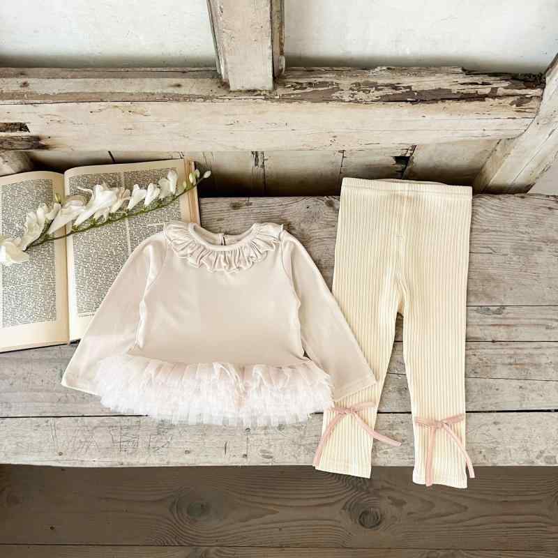 ・カテゴリ: 子供服セットアップ・対象性別: 女の子・スタイル: スウィート・セット内容: スカートセット（2点セット）・袖丈: 長袖・生地の厚さ: 普通・柄: 無地・デザイン要素: プリンセス、チュール・主な素材: ポリエステル・留め具の種類: プルオーバー・カラー展開: ブルーセット・サイズ展開: 73cm、80cm、90cm、100cm、110cm